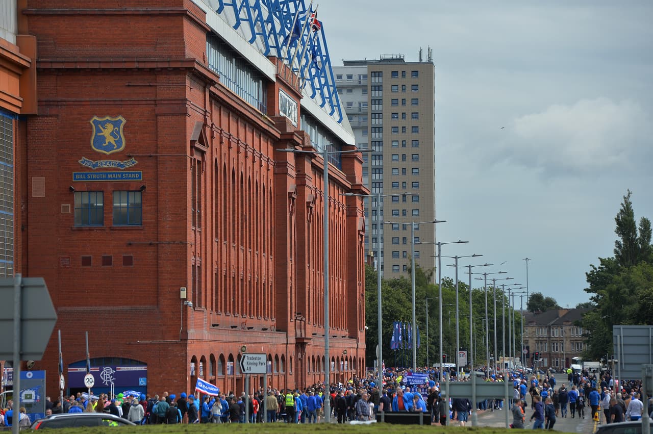 Ambas escuadras no se topaban desde el 2016, durante la final de la copa escocesa donde los ánimos se calentaron y el Hibernian también ganó por idéntico marcador.