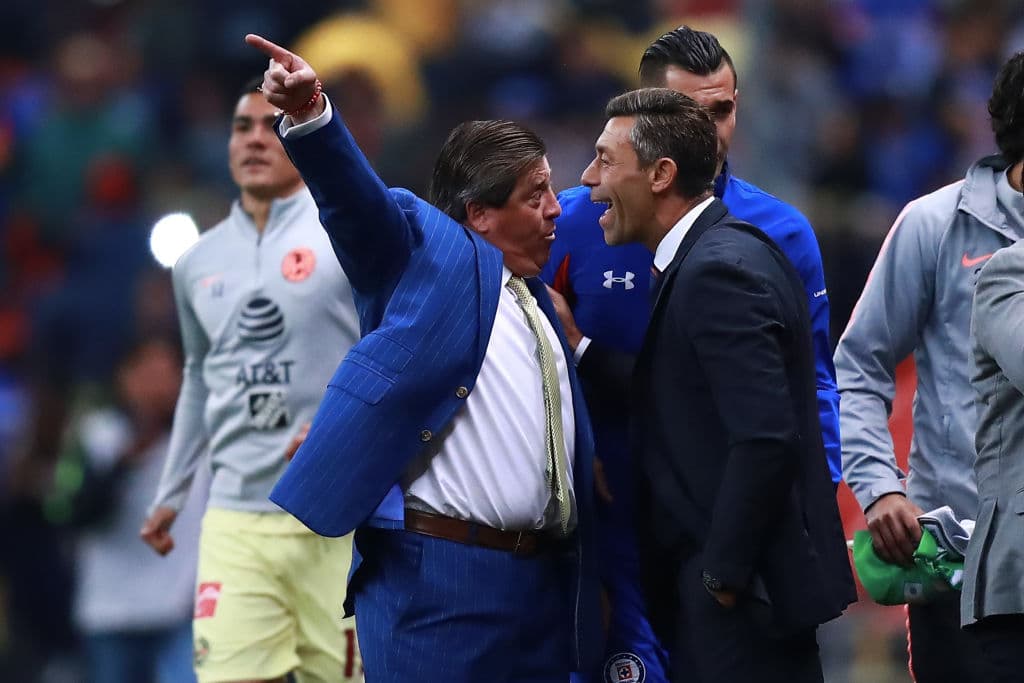 No hay una mejor imagen para describir la intensidad con la que se jugó la Ida de la Final de la Liga MX entre América y Cruz Azul la noche del jueves en el Estadio Azteca.