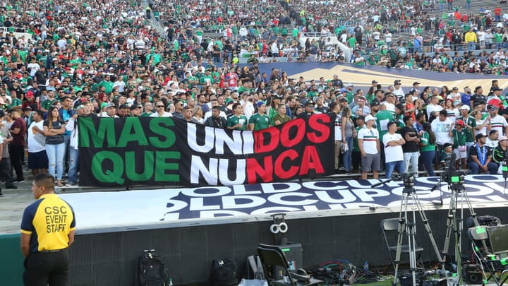 Los mexicanos acudieron en gran número al Rose Bowl para el primer juego del Tri en la Copa Oro 2019.