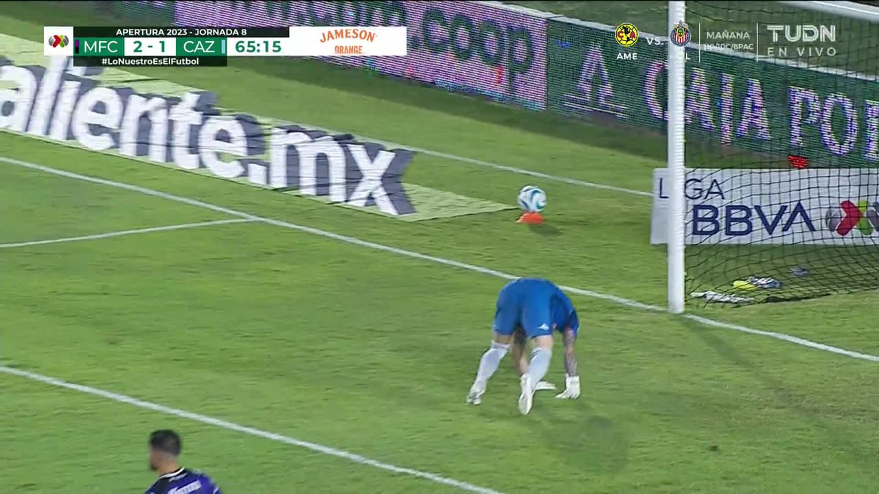 ¡TIRO ATAJADO! disparo por Luis Olivas.