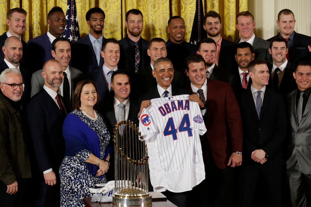 El presidente de los Estados Unidos, Barack Obama, recibió en la Casa Blanca a los Chicago Cubs como homenaje por el título de la Serie Mundial que ganaron el pasado noviembre después de 108 años de espera.