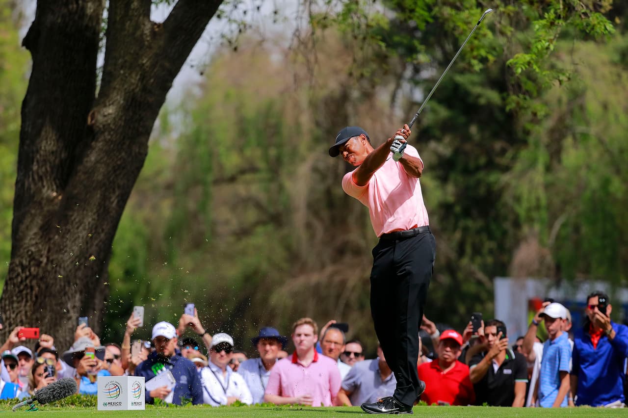 Tiger Woods asciende en México, Ancer con mala jornada