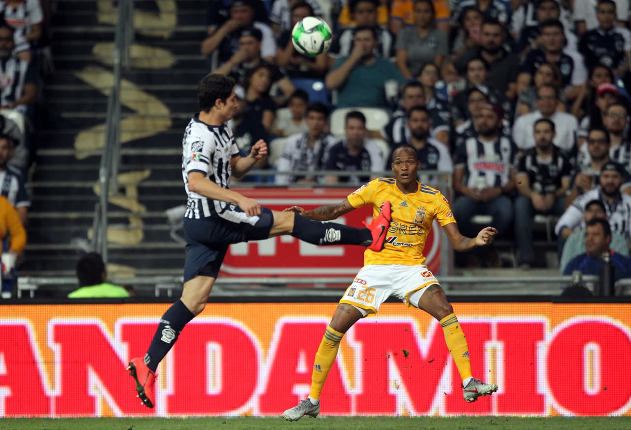 El partido prometía mucho porque los dos clubes arrancaron con un excelente ritmo. Ocasiones de gol y llegadas en los minutos iniciales.