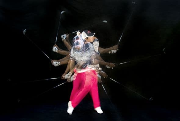 La Jolla, California - 04 de febrero: Ryo Ishikawa de Japón golpea con su driver su conductor en el estudio durante el Abierto de Pro Am Farmers Insurance Open en Torrey Pines Golf Course.