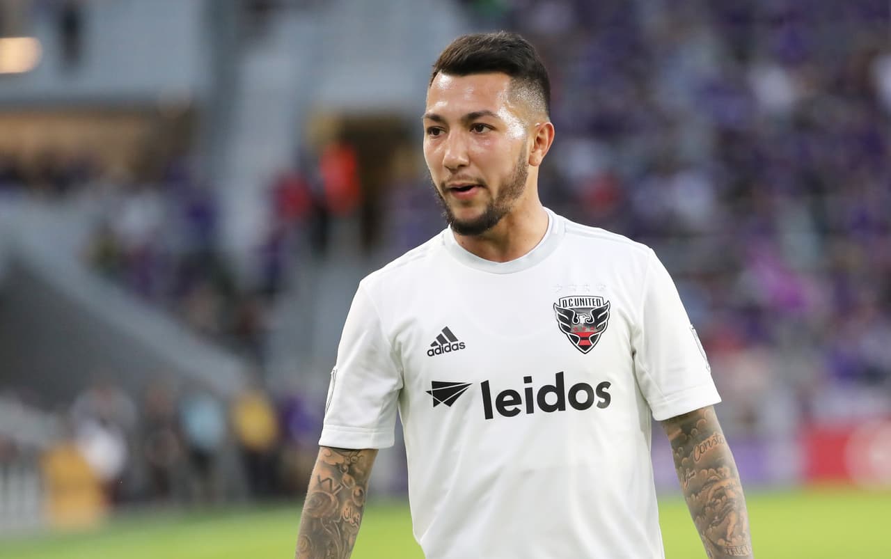 PSG, Fenerbahce... ¿Y Manchester United? El escudero de Wayne Rooney interesa en Europa