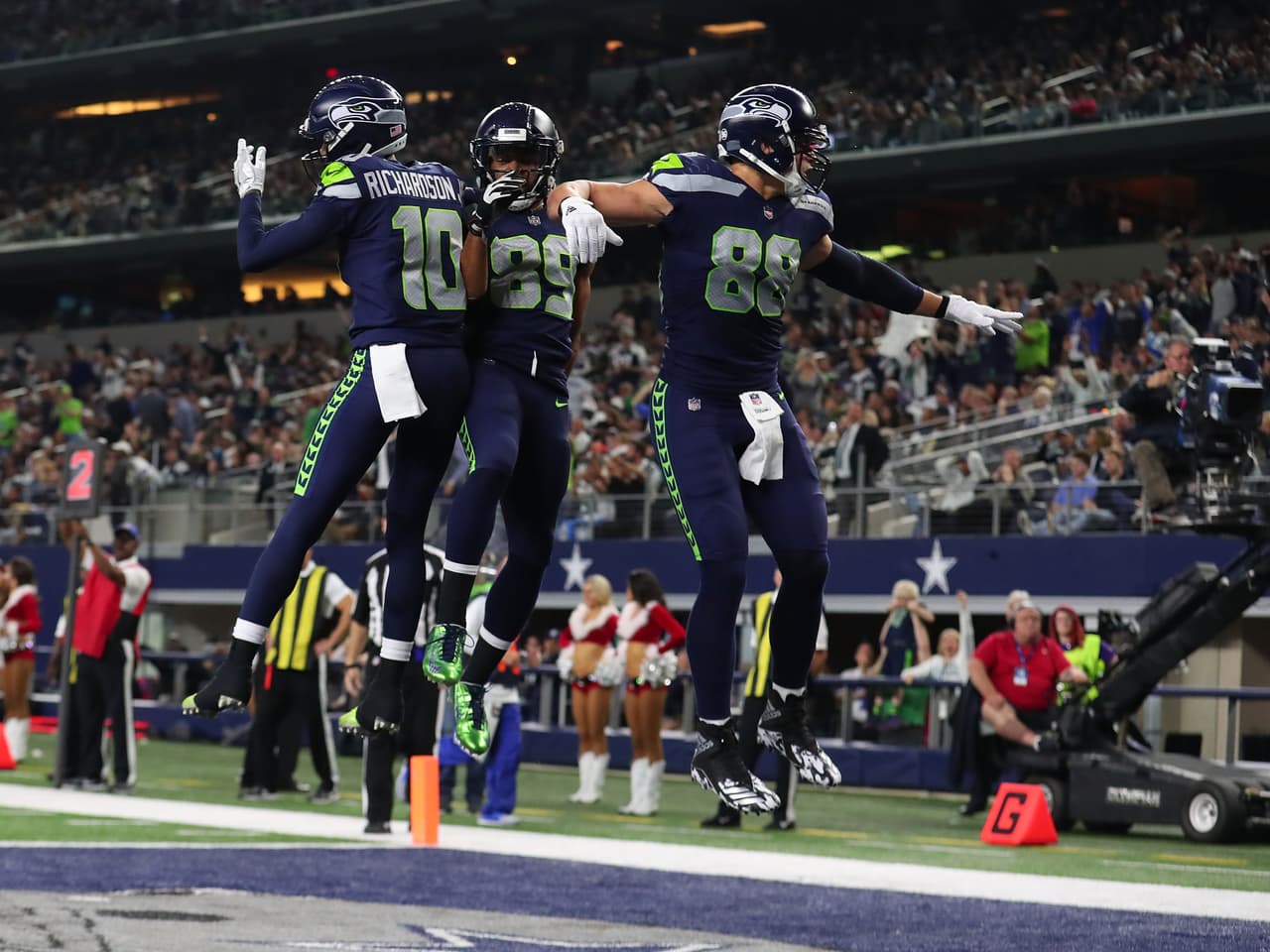 Con una gran actuación de su defensiva, los Seahawks vencieron 21 - 12 a los Cowboys en partido de la Semana 16 en la NFL.
