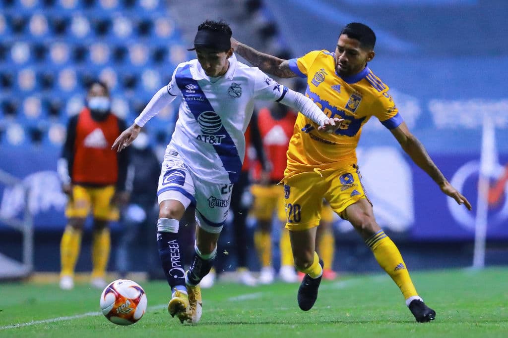 Gignac abrió el marcador desde los once pasos a los 11’ de juego. Ormeño (23’) se encargó de emparejar los cartones. Tigres y Puebla llegaron a 12 y 16 unidades, respectivamente. En la J11, Puebla recibirá al Atlas y tigres recibirá a Mazatlán.