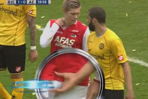 Agarrón de genitales en la Eredivisie.