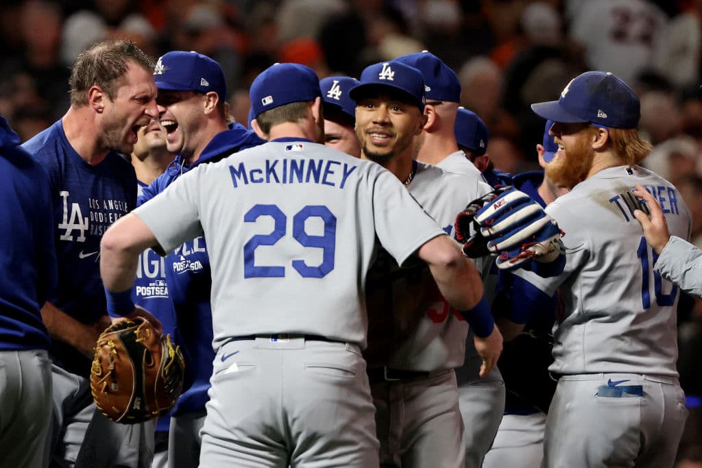 Con una carrera en la novena entrada, Los Angeles Dodgers vencen 2-1 a Los San Francisco Giants y llegan a su quinta Serie de Campeonato de la Liga Nacional.