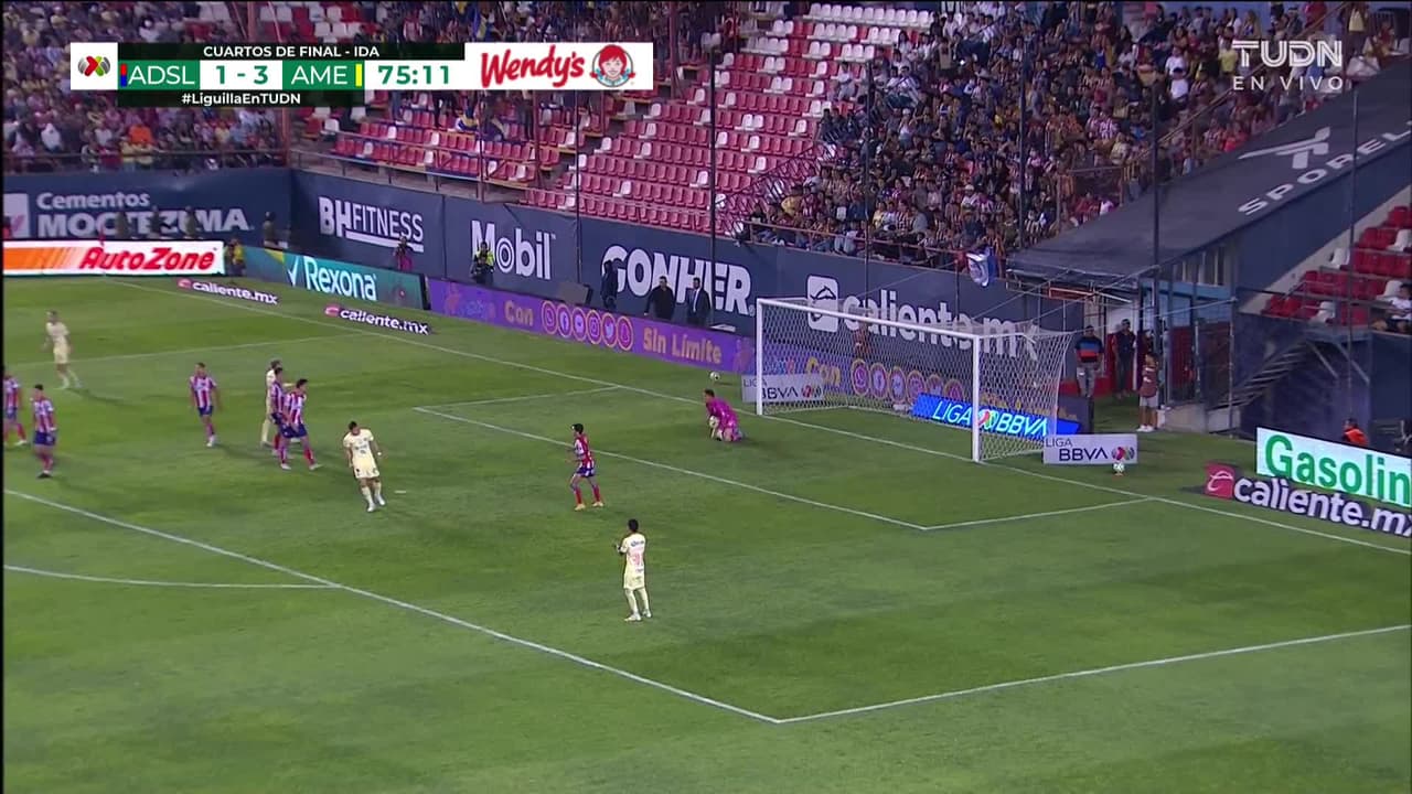 ¡TIRO ATAJADO! disparo por Diego Valdés.