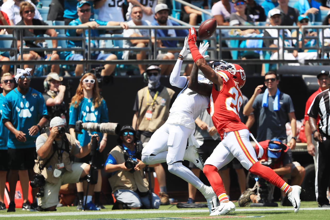JACKSONVILLE, FLORIDA - SEPTEMBER 08: Wide receiver D.J. Chark #17 of the Jacksonville Jaguars completes a reception against cornerback Kendall Fuller #29 of the Kansas City Chiefs in the first quarter of the game at TIAA Bank Field on September 08, 2019 in Jacksonville, Florida. (Photo by Sam Greenwood/Getty Images)