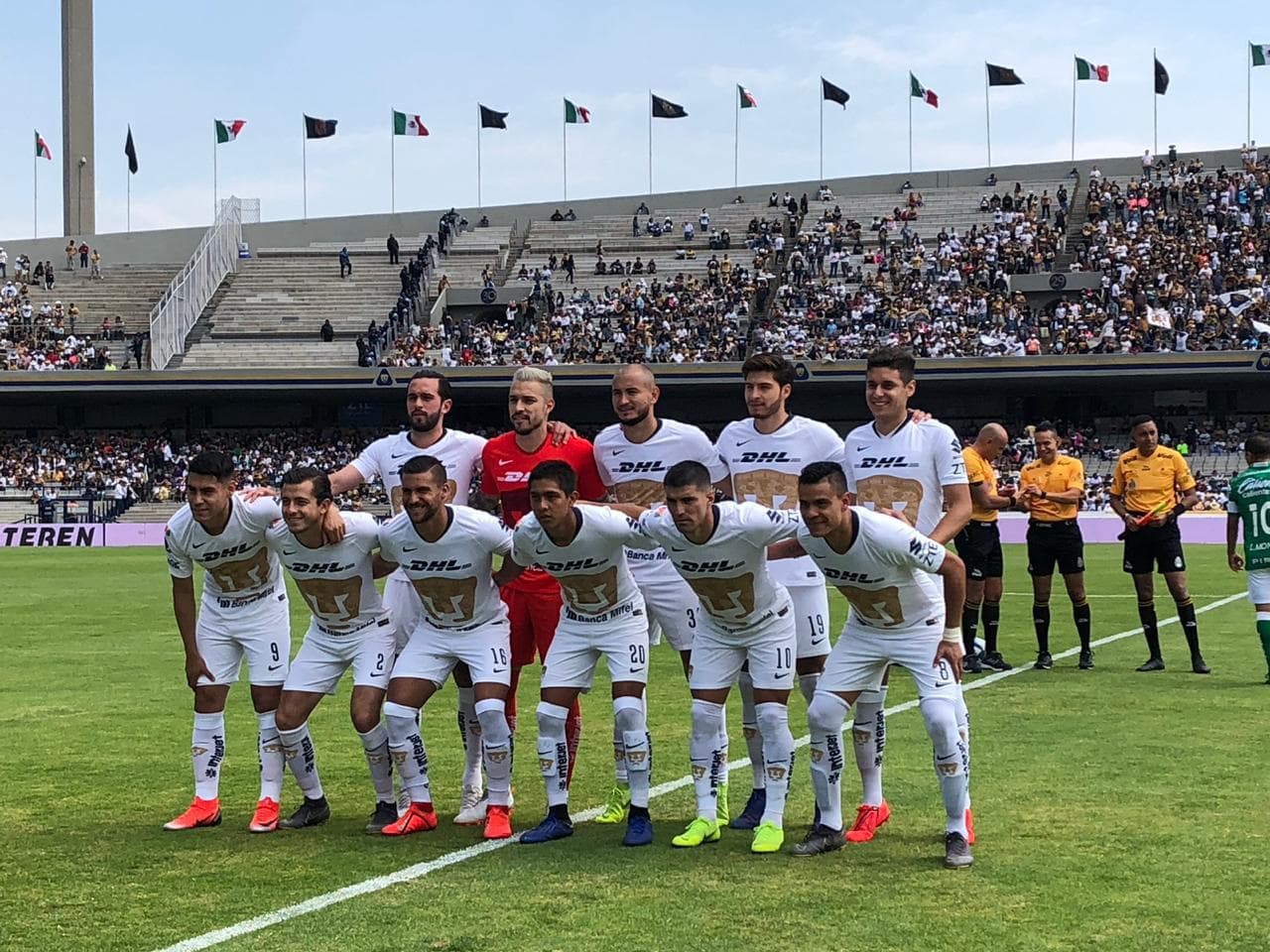 Con esta alineación titular comenzó en el partido Pumas UNAM.