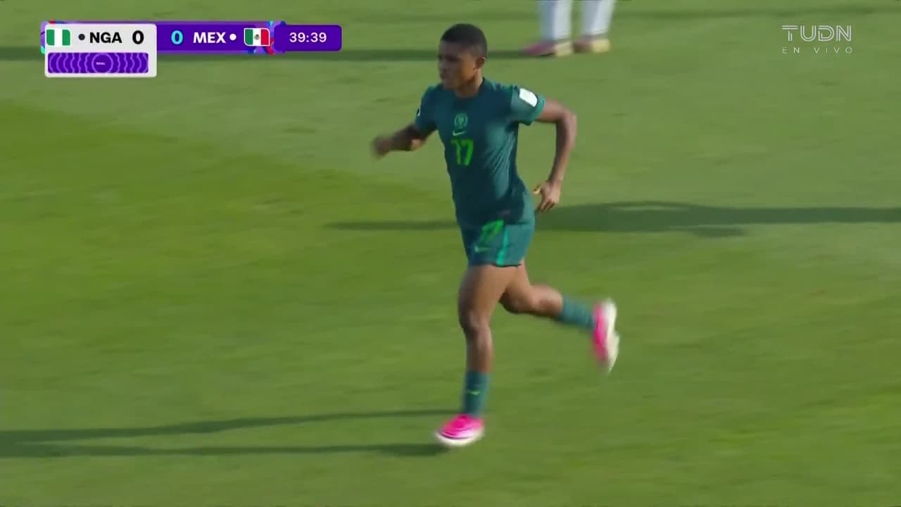 ¡Gol de Nigeria! Se pedia falta en la jugada previa pero la árbitra no la señala