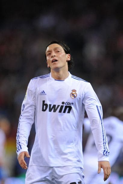 Özil acabo el partido fundido por el esfuerzo.