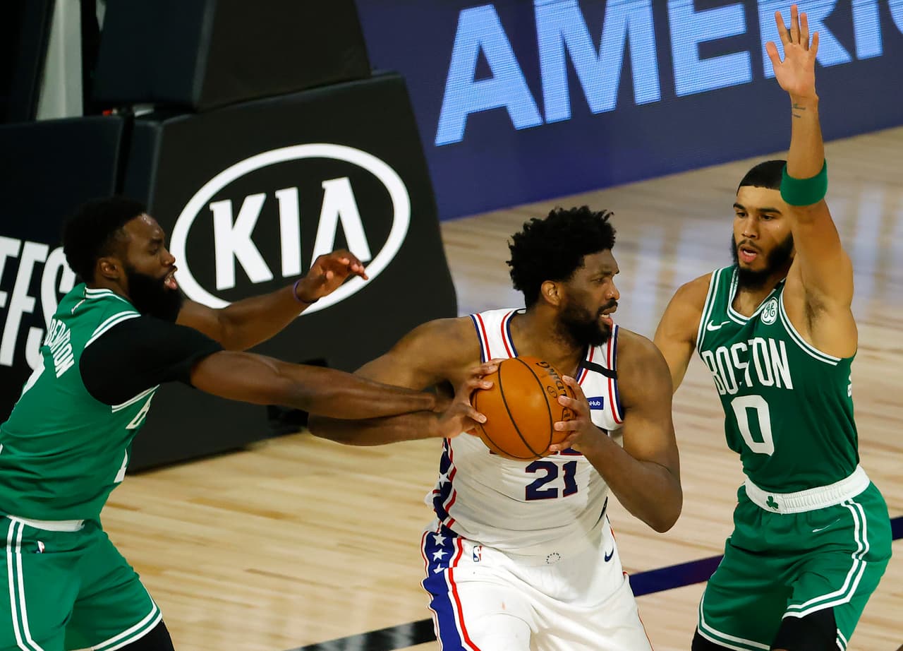 Boston no tiene piedad sobre los 76ers y amplían la ventaja con un marcador 101-128.