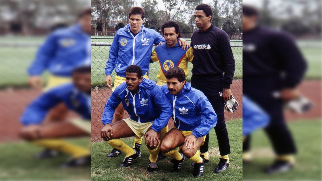 Alfredo Tena, Adrián Chávez y los ídolos del América junto al 'Negro' Santos.