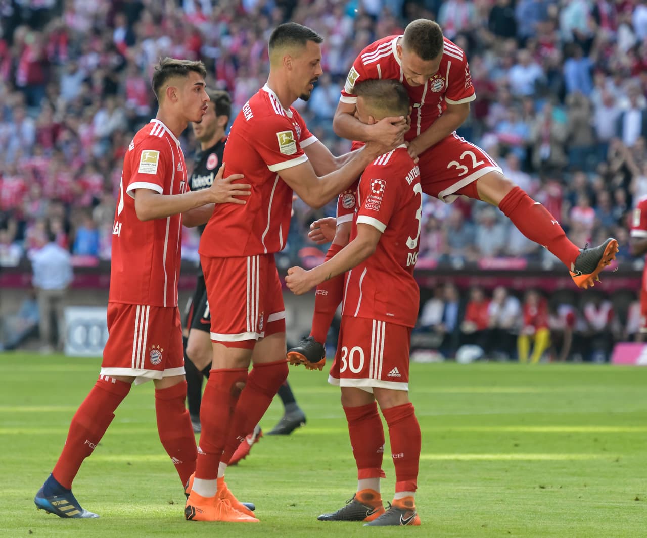 Además, dejaba el partido en favor justo antes del descanso. Un golpe duro para el Eintracht.
