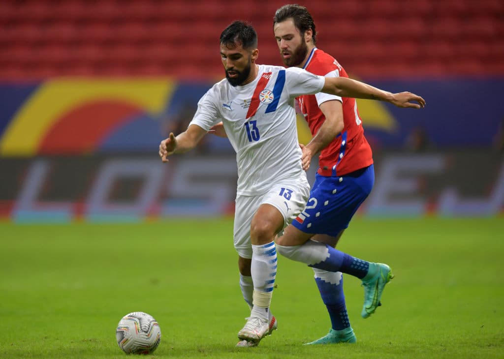 Braian Samudio y Miguel Almirón fueron los encargados de anotar los dos tantos que le dieron la victoria 0-2 a Paraguay sobre Chile.