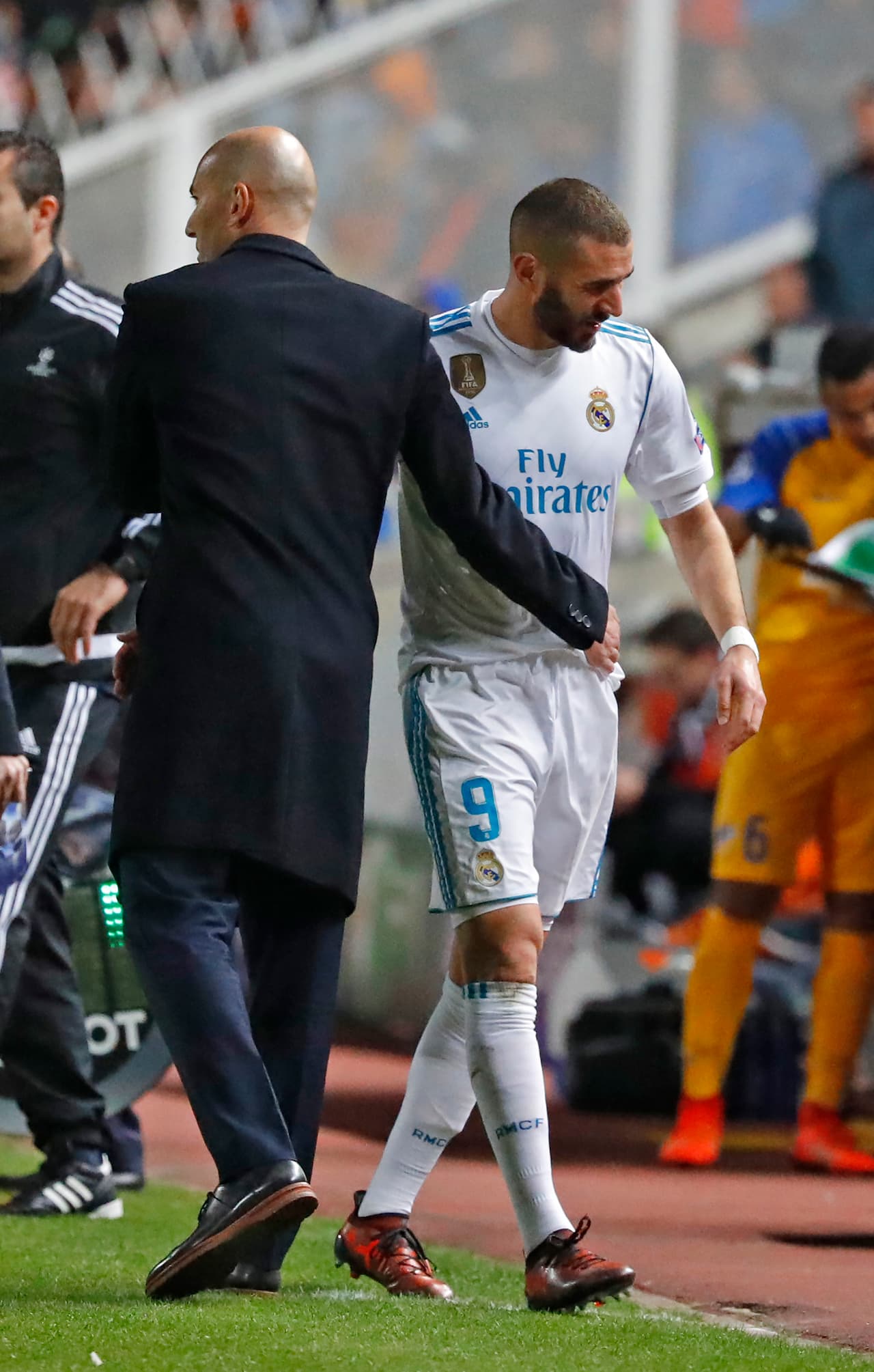 Karim Benzema también salió para darle lugar a Borja Mayoral, mientras que Toni Kroos dejó su lugar para Dani Ceballos.