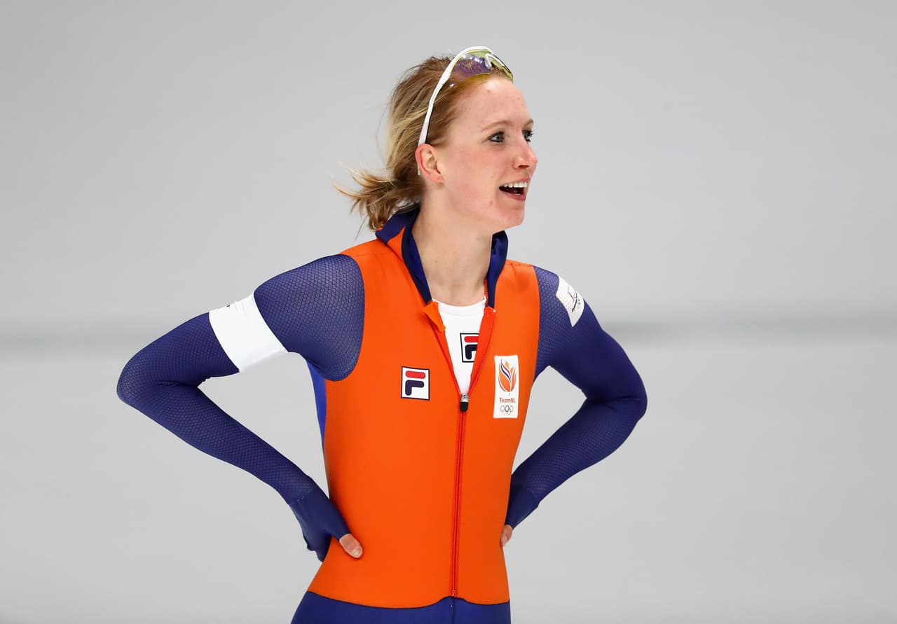 Las participantes del patinaje en velocidad mostraron su capacidad y además se destacaron por el atractivo de sus rostros y cuerpos atléticos en la jornada. Acá, Carlijn Achtereekte de Holanda.