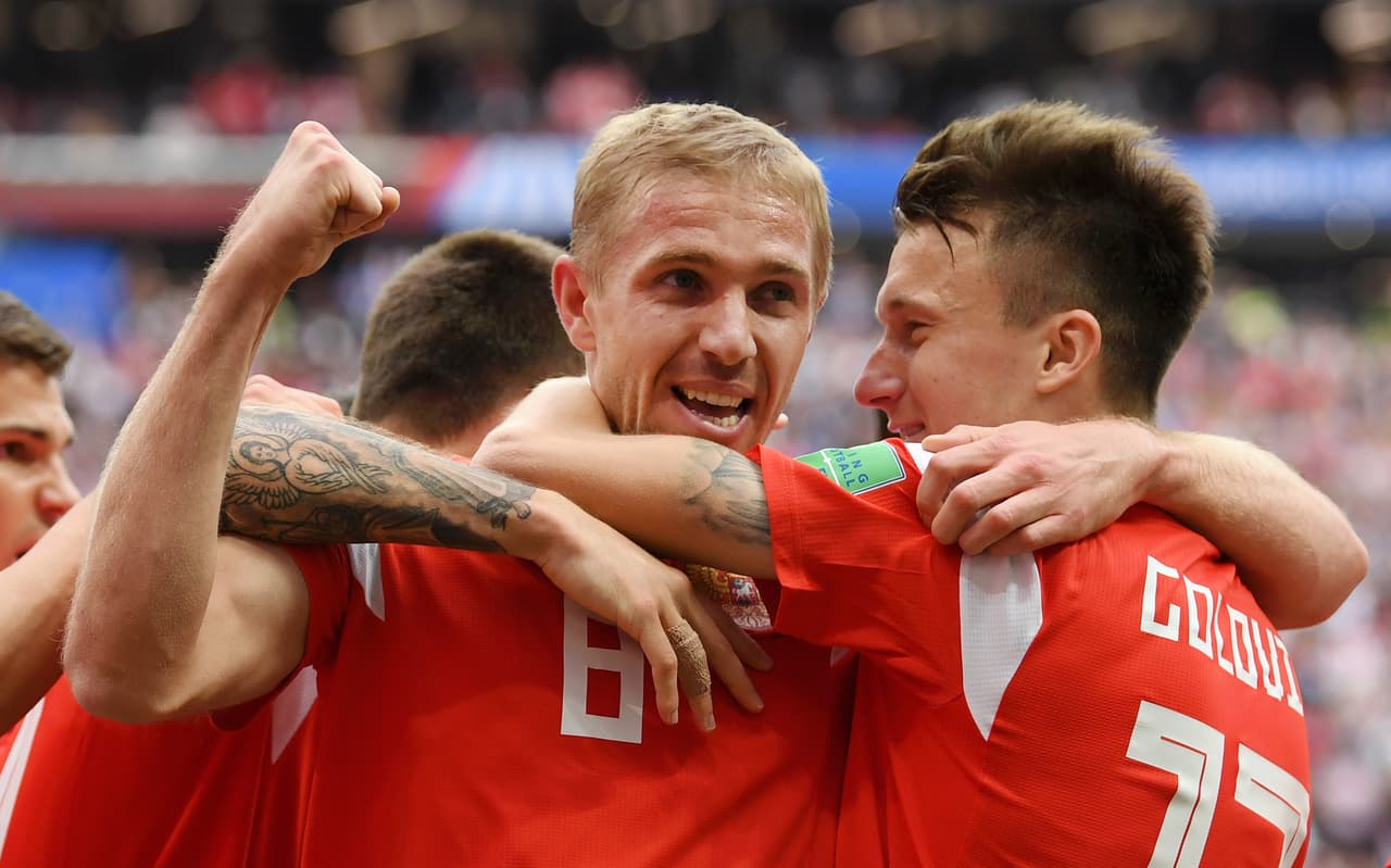 Rusia derrotó 5-0 a Arabia Saudita en el primer partido del grupo A en el Mundial de Rusia 2018, con un juego práctico y contundente ante un débil rival en el estadio Luzhnikí en Moscú.