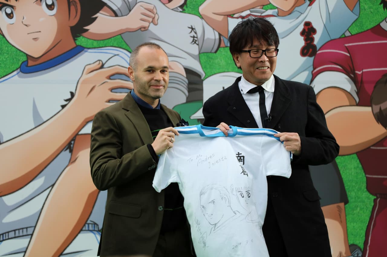 Andrés junto al creador de la serie, Yoichi Takahashi.