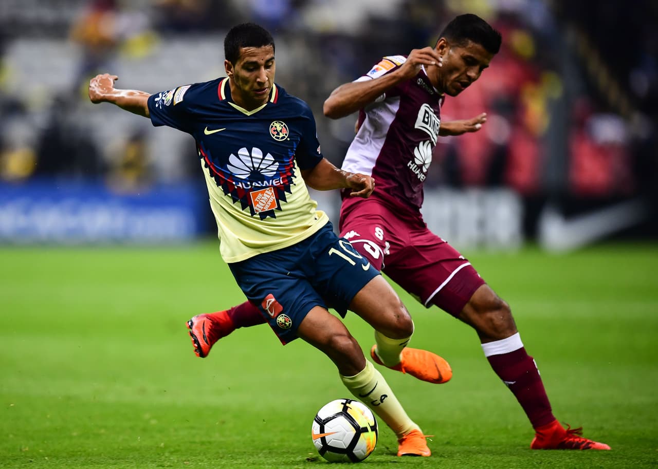 Más adelante, Cecilio Domínguez marcó pero le anularon el tanto por supuesto fuera de juego. Tal no existía.