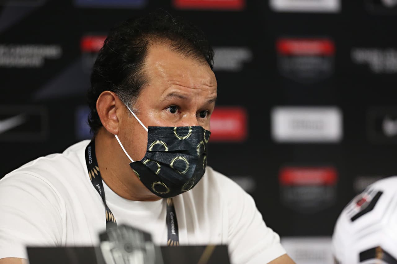 Reynoso asegura que Cruz Azul hará todo por renovar a Pablo Aguilar