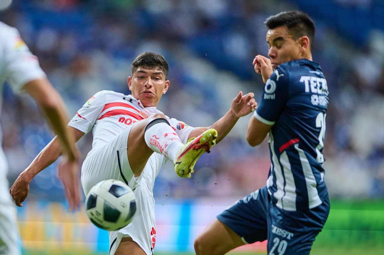 Jesús Gallardo y Rogelio Funes Mori son los encargados de hacer la diablura al Toluca y Monterrey gana 2-0.