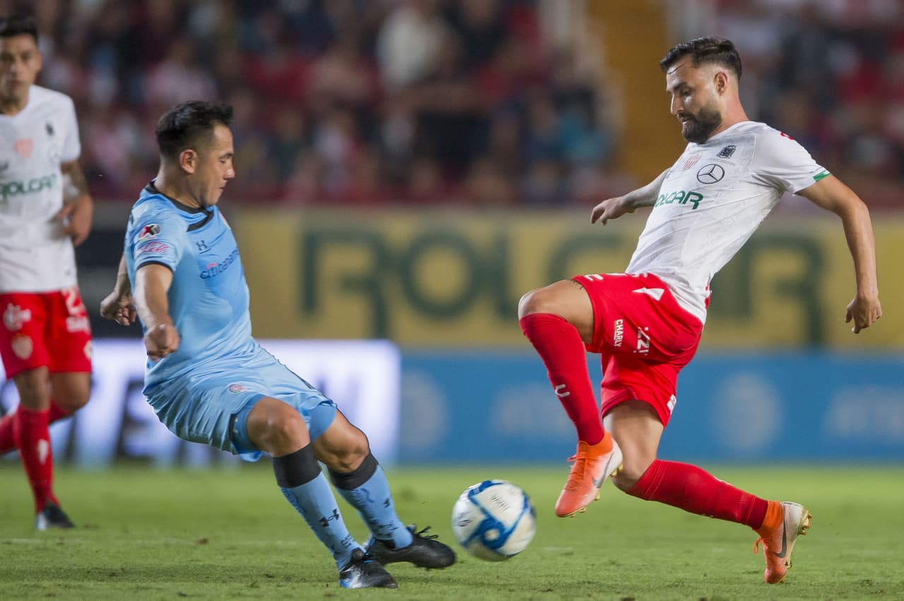 Necaxa inició ganando con el tanto de Mauro Quiroga pero Toluca igualó gracias a la aparición de Emmanuel Gigliotti. Con el empate, Los Rayos se mantienen en 5º y los Diablos Rojos en 16to. lugar.