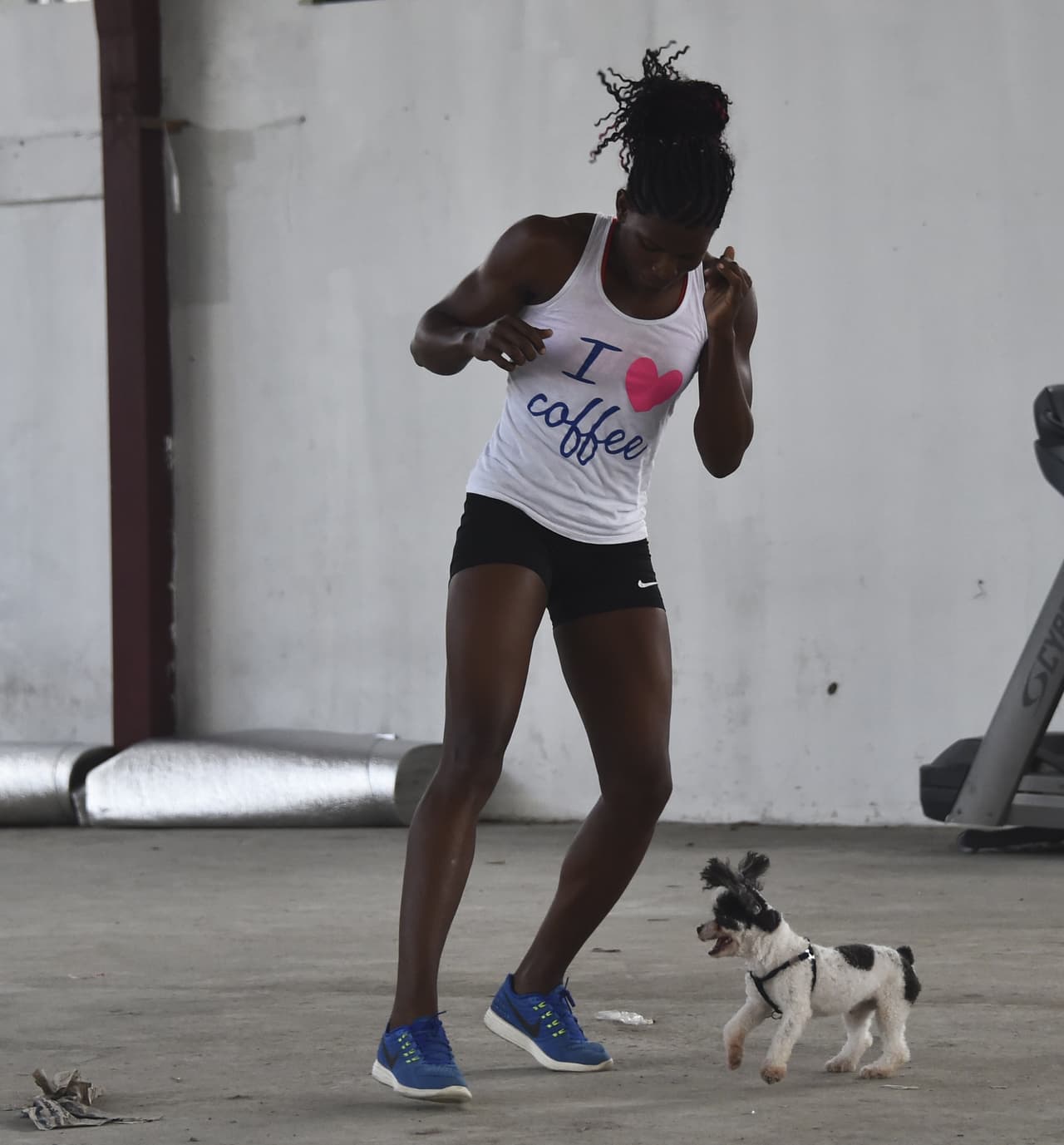 La boxeadora panameña 
<b>ATHEYNA BYLON</b>, se preparó para los Juegos Olímpicos de Río 2016 en compañía de su pequeña 'Flapy'.