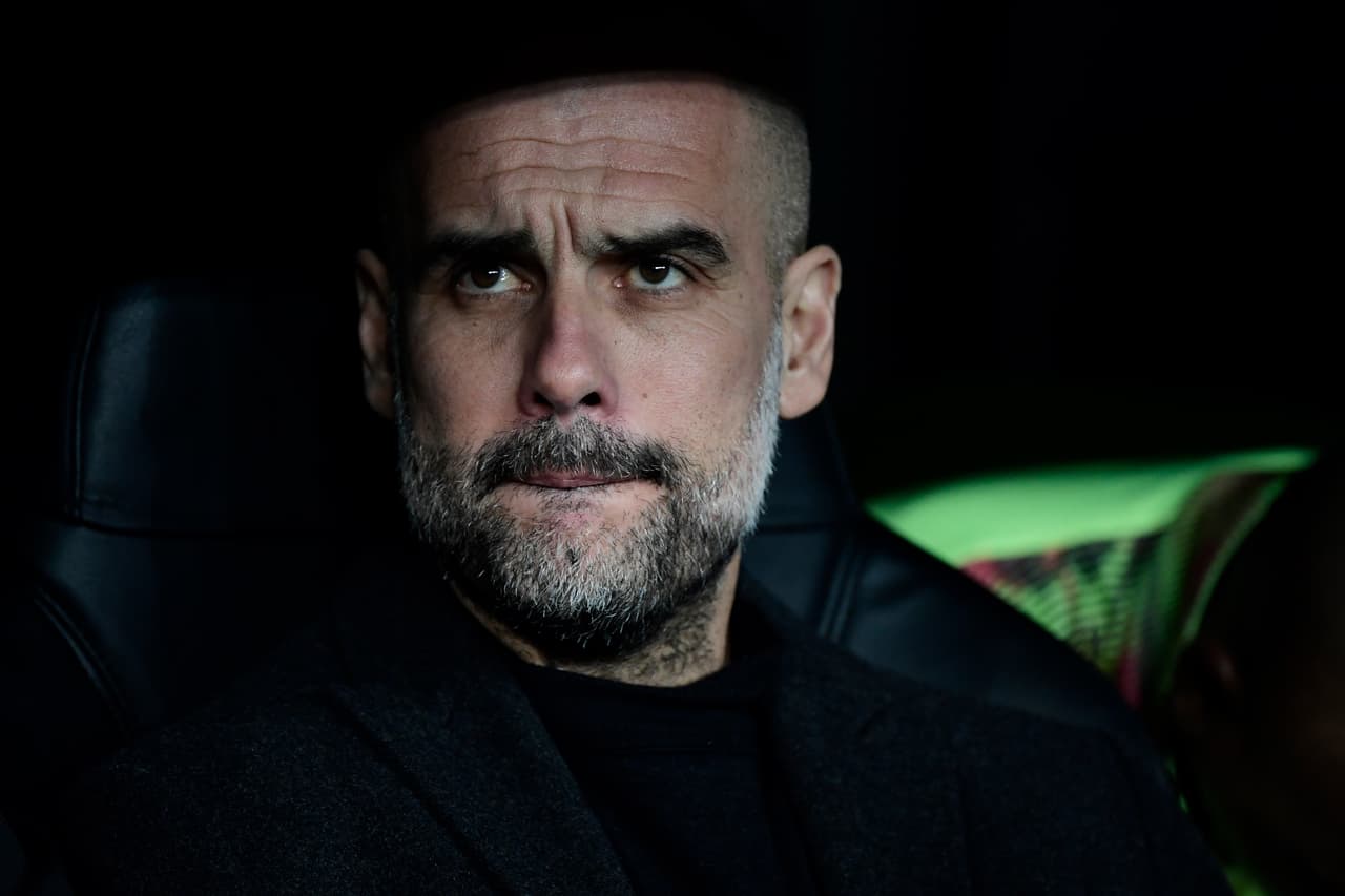 Antes del descanso, Guardiola optó por sentarse y apreciar los minutos finales.