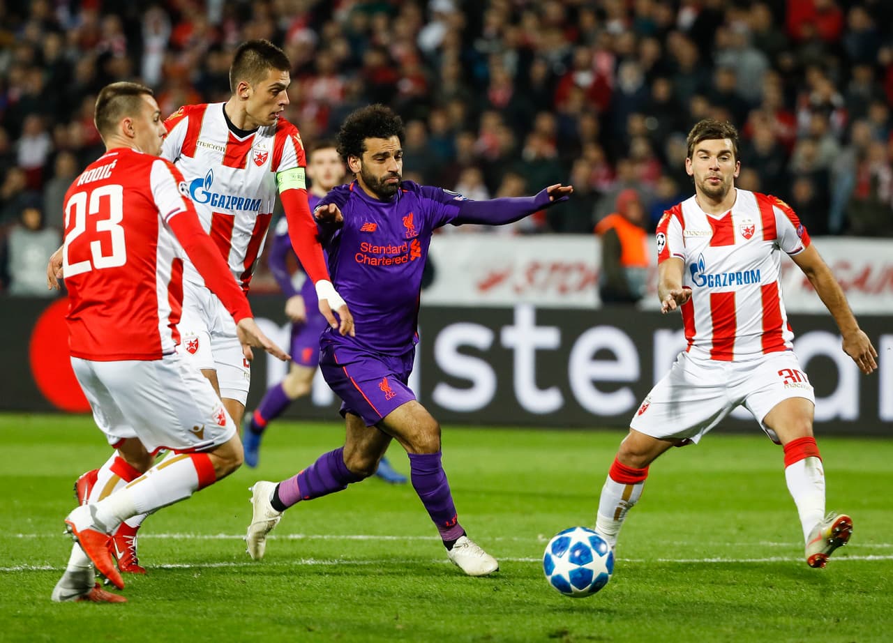 Cuando la posesión era del Liverpool, Salah era muy bien cubierto por los defensores.