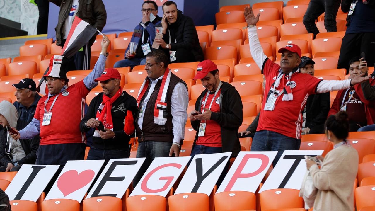 Las tribunas, que no estuvieron ocupadas al máximo, fueron protagonistas en una postal poco común en un Mundial de fútbol.