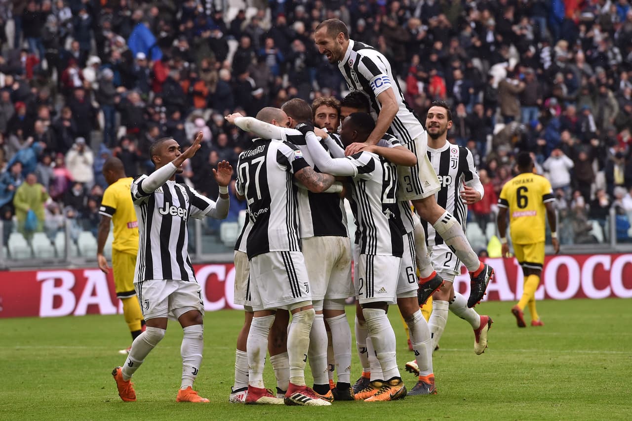 Juventus venció 2-0 a Udinese y si Nápoles no gana de visitante contra Inter, será la 'Vecchia Signora' quien se quede con el liderato, incluso a pesar de tener un partido pendiente.
