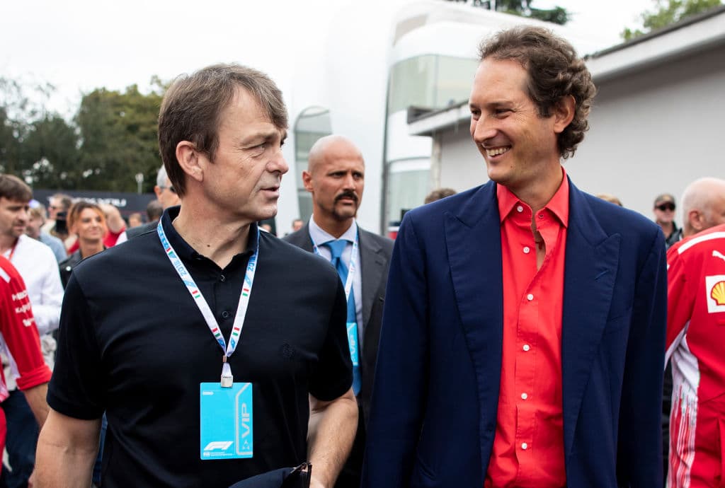 John Elkann, presidente de Ferrari, y Michael Manley, directivo de Fiat Chrysler Automobiles, estuvieron supervisando la normalidad en Monza.