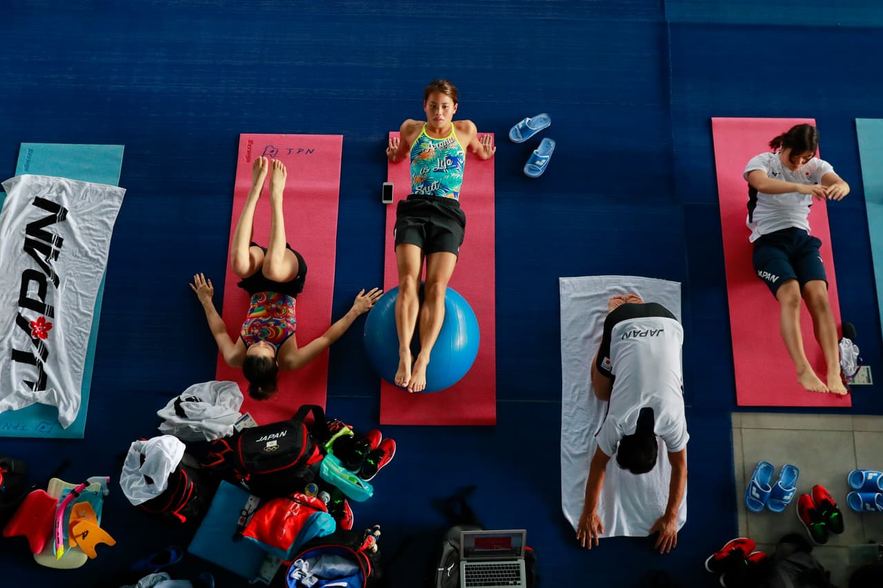 Otro hecho llamativo dentro los entrenamientos de natación es ver las prácticas fuera del agua, buscando tener mejores ejercicios físicos.