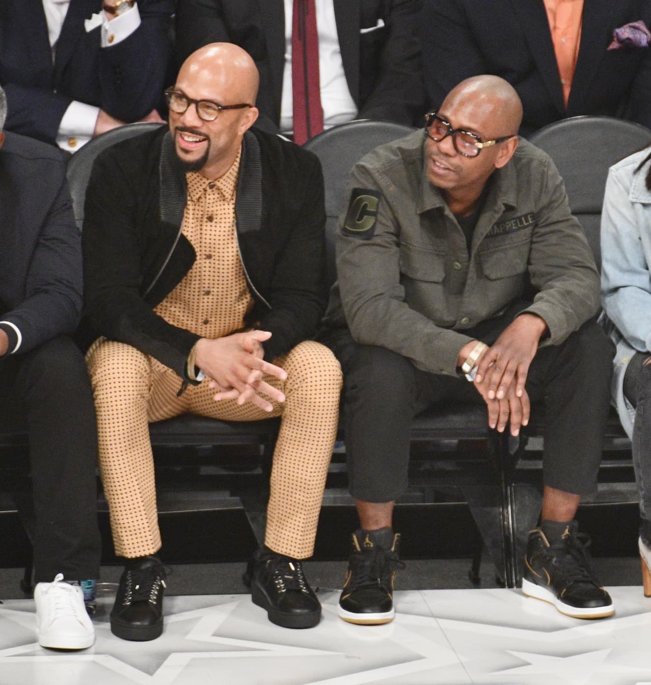 El rapero Common y Dave Chappelle disfrutaron como niños del encuentro entre Este y Oeste en NBA.
