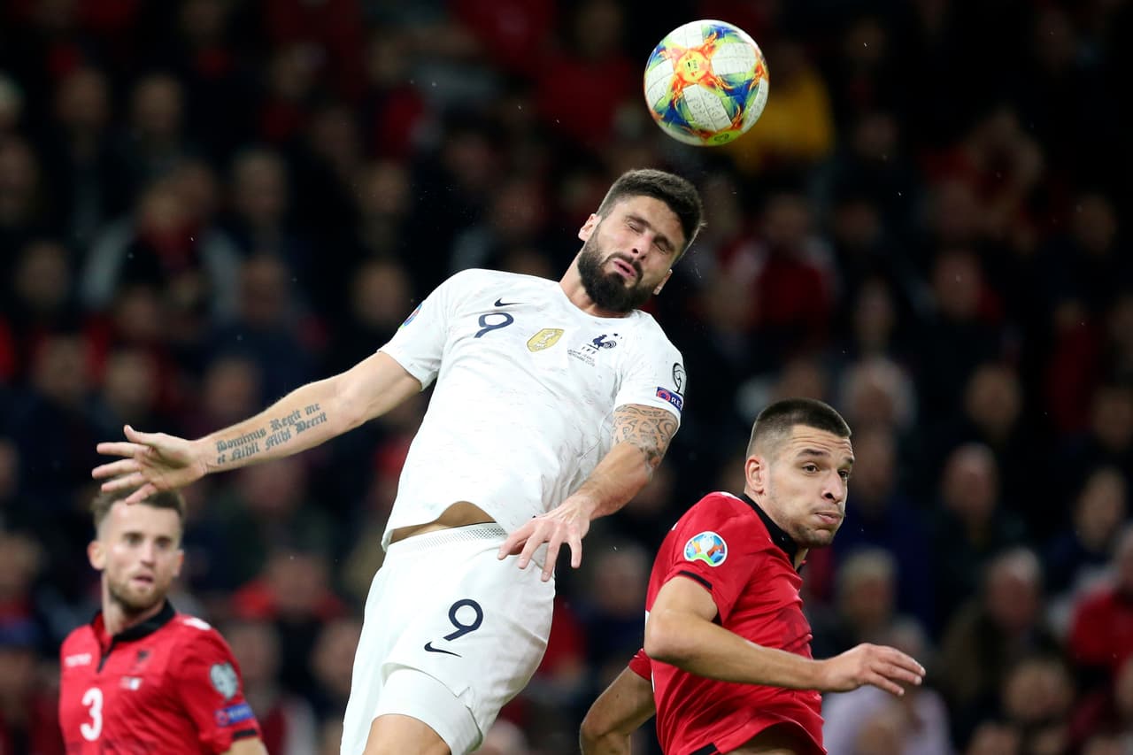 La Francia de Deschamps gana 0-2, con goles de Tolisso y Griezmann a Albania.