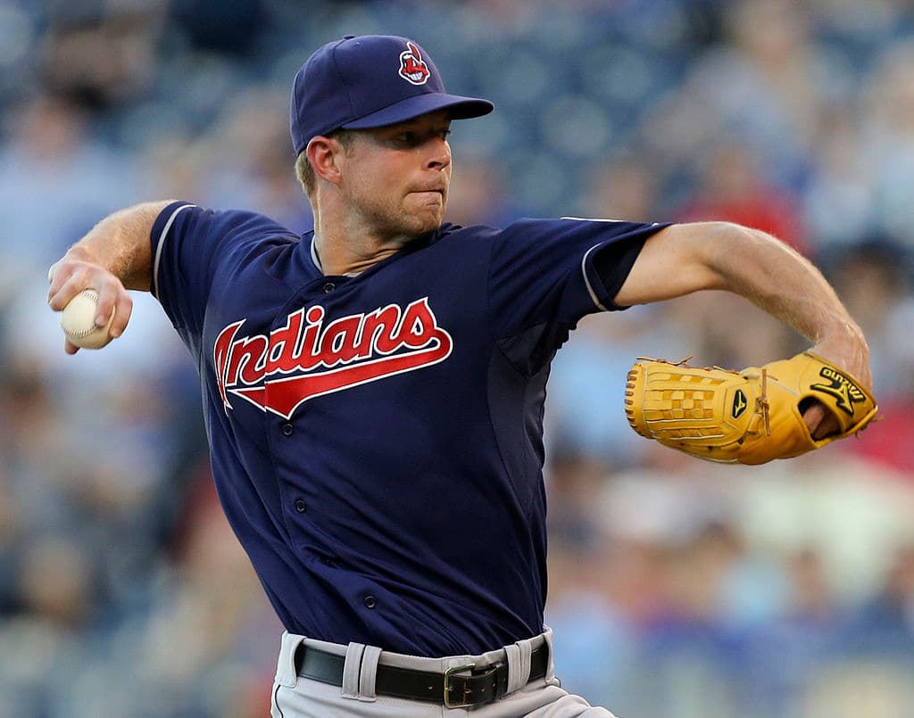 6) Corey Kluber. Los San Diego Padres decidieron deshacerse en 2011 del que era entonces considerado el prospecto 26 de los Estados Unidos y lo enviaron a los Cleveland Indians a cambio de otros jugadores, en un cambio tripartita con los St. Louis Cardinals.