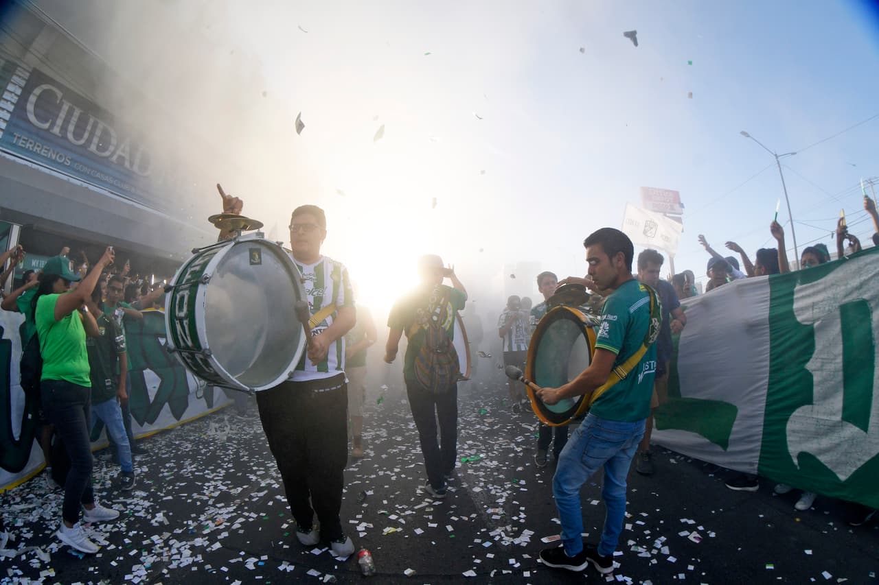 Las calles de León, Guanajuato, se llenaron de fanáticos antes del juego contra Xolos por los Cuartos de Final de la Liguilla en el Clausura 2019.