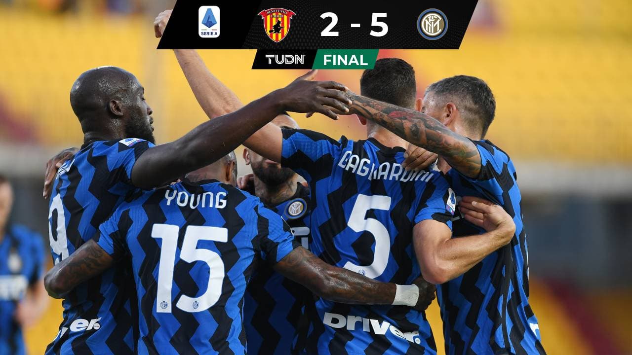 Inter vapulea a Benevento con doblete de Lukaku
