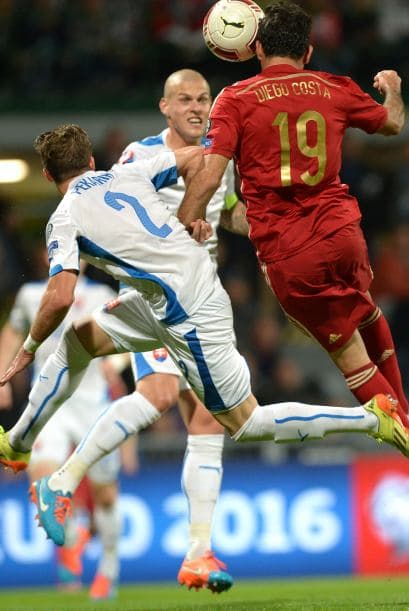 Otro que sigue sin demostrar su poder goleador con España es Diego Costa, el delantero del Chelsea tuvo contadas ocasiones pero poco tino.