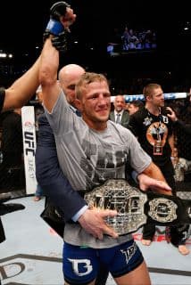 UFC 173: TJ Dillashaw sorprende, noquea a Renan Barao y es el nuevo campeón gallo