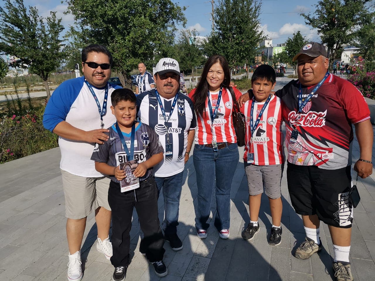 En el Estadio BBVA Bancomer los fanáticos se viven los minutos previos al partido de vuelta entre Rayados y Necaxa y por los Cuartos de Final de la Liguilla del Clausura 2019.