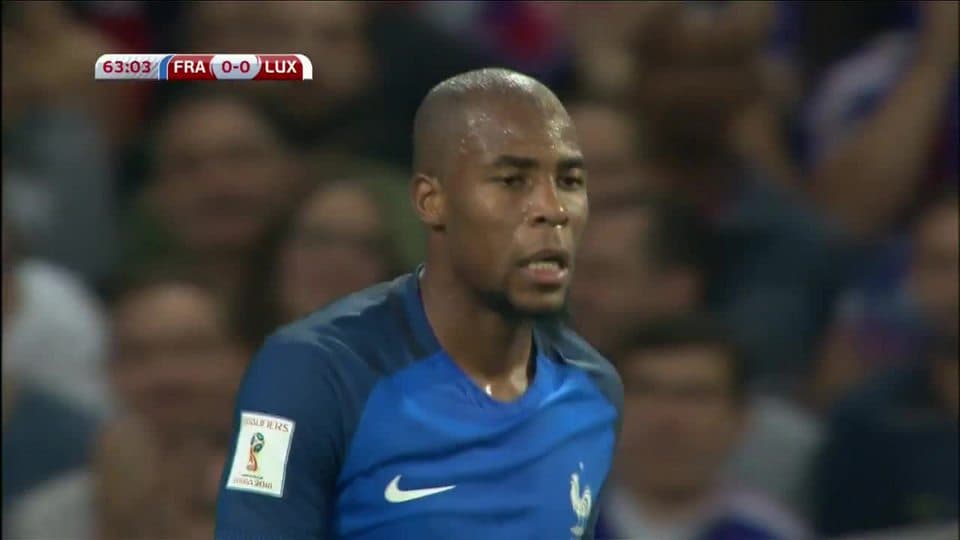 Corner. Tiro de esquina para France