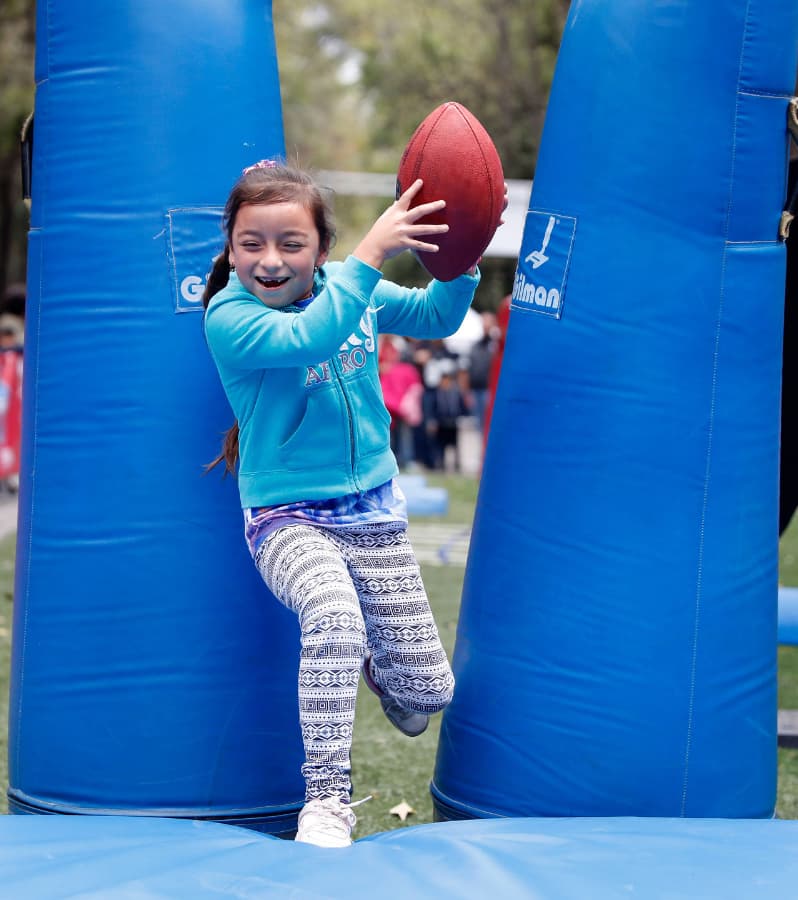 La campaña del 'Play 60' y el 'Tochito Bandera' fueron de las predilectas. Muchas niñas acudieron al Bosque de Chapultepec para mostrar su destreza con el ovoide.