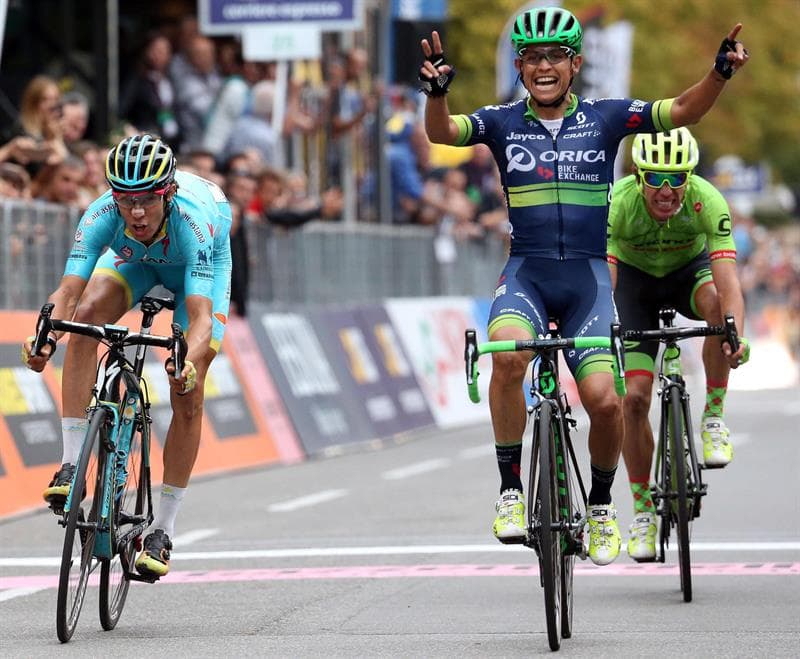 El colombiano salió ganador del Monumento italiano tras formar un trío con el italiano Diego Rosa, quien terminó segundo, y el también colombiano Rigoberto Urán, que fue tercero.