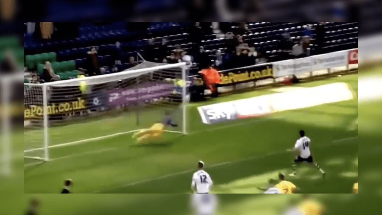 <b>Alex Revell </b>
<br>9. El delantero del MK Dons detuvo un penalti al borde del final del partido para dar un punto a su equipo que puede resultar vital de cara a la permanencia en el Sky Bet Championship.