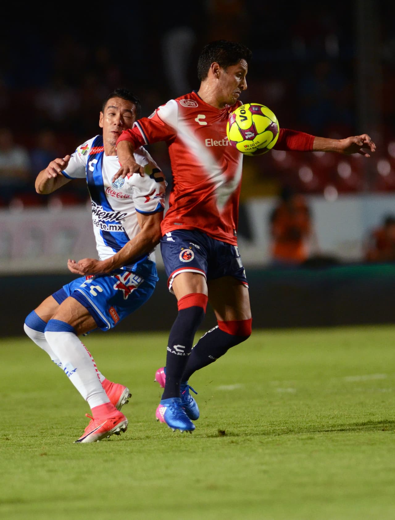 Ángel Reyna destacó en el encuentro. Jugó con entrega y sacrificio, y el esfuerzo redituó en 3 puntos para su equipo.